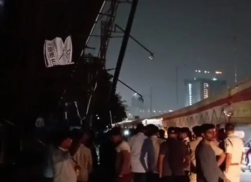 ଭୁବନେଶ୍ବରରେ କାଳବୈଶାଖୀ ରଚିଲା ପ୍ରଳୟ :ହୋର୍ଡିଂ ଖସି ପଡ଼ିବାରୁ ଦୁଇ ମୃତ