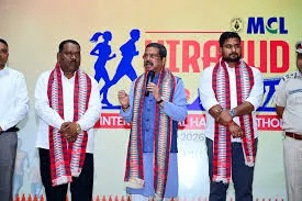 ‘ହୀରାକୁଦ ହାଫ୍ ମାରାଥନ୍’ର ଶୁଭାରମ୍ଭ କଲେ ଶିକ୍ଷା ମନ୍ତ୍ରୀ ଧର୍ମେନ୍ଦ୍ର ପ୍ରଧାନ