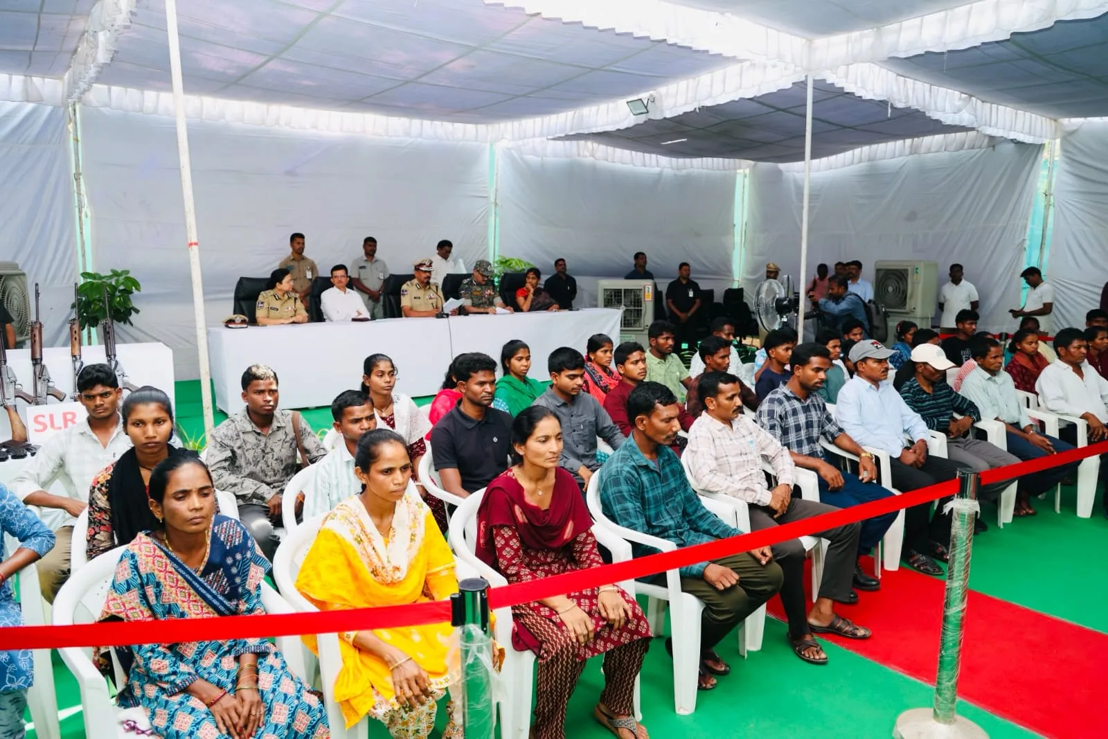 ଆତ୍ମସମର୍ପଣ କଲେ ଟପ୍ କମାଣ୍ଡର ସୋଡିଙ୍କ ସହିତ ୪୨ମାଓବାଦୀ