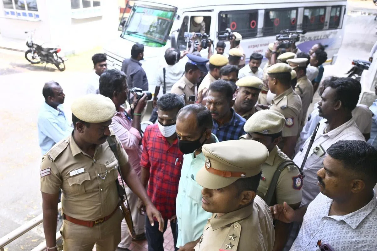 ୯ ପୋଲିସ ଅଧିକାରୀଙ୍କୁ ଫାଶି ଦଣ୍ଡ ଶୁଣାଇଲେ କୋର୍ଟ