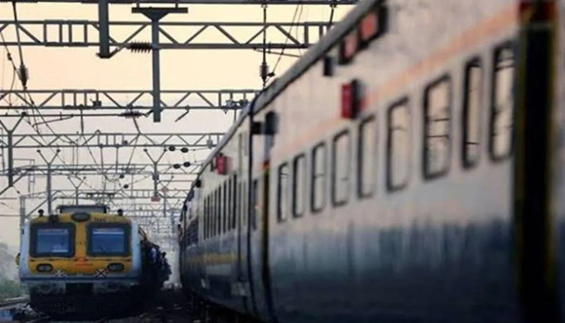 ରେଳୱେ ବୋର୍ଡର ନିଷ୍ପତ୍ତି କୁ ନେଇ ରାଜ୍ୟରେ ତୀବ୍ର ପ୍ରତିକ୍ରିୟା: ସ୍ପଷ୍ଟୀକରଣ ଦେଲା ରେଳ ମନ୍ତ୍ରାଳୟ