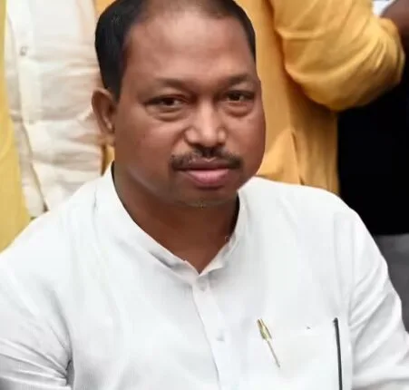 ଉପବାଚସ୍ପତିଙ୍କ ଜାଲ୍ ଦସ୍ତଖତ ମାମଲାରେ ସହକାରୀ ନିର୍ବାହୀ ଯନ୍ତ୍ରୀ ଲକ୍ଷ୍ମଣ ହେମ୍ବ୍ରମ୍ ଗିରଫ