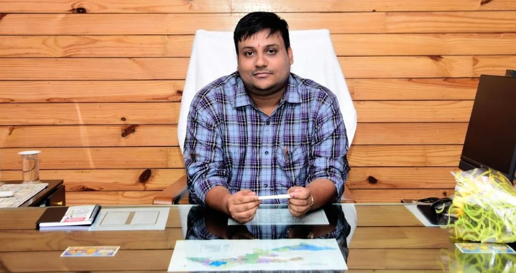 ଅତ୍ୟାବଶ୍ୟକ ସେବା ପ୍ରଦାନକାରୀ ସଂସ୍ଥାଗୁଡ଼ିକୁ ଇନ୍ଧନ ଯୋଗାଣରେ ବାଧା ଉତ୍ପନ ନ କରିବାକୁ ଖୋର୍ଦ୍ଧା ଜିଲ୍ଲାପାଳଙ୍କ ନିର୍ଦ୍ଦେଶ