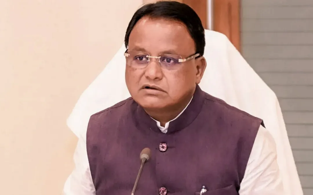 ସ୍କୁଲ ବହିରେ ଭୁଲ୍ ପ୍ରସଙ୍ଗକୁ ନେଇ କଠୋର ହେଲେ ମୁଖ୍ୟମନ୍ତ୍ରୀ