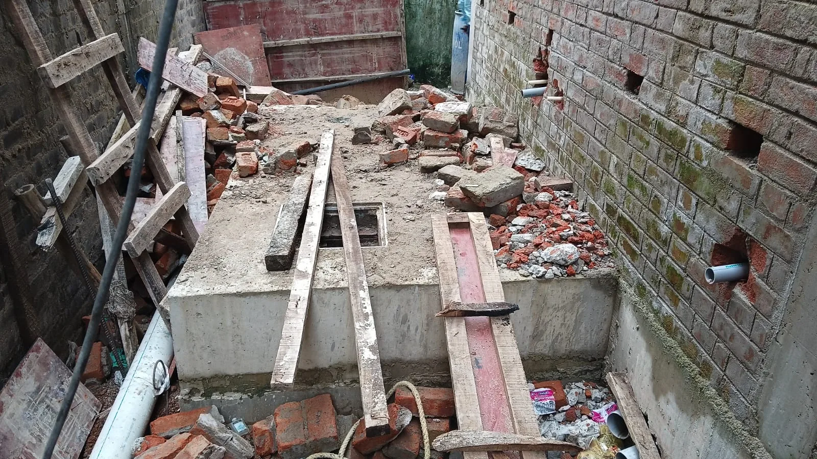 ଭୁବନେଶ୍ୱରରେ ନିର୍ମାଣାଧୀନ ପାଇଖାନା ଟାଙ୍କିରେ ଫସି ୨ ଶ୍ରମିକ ମୃତ