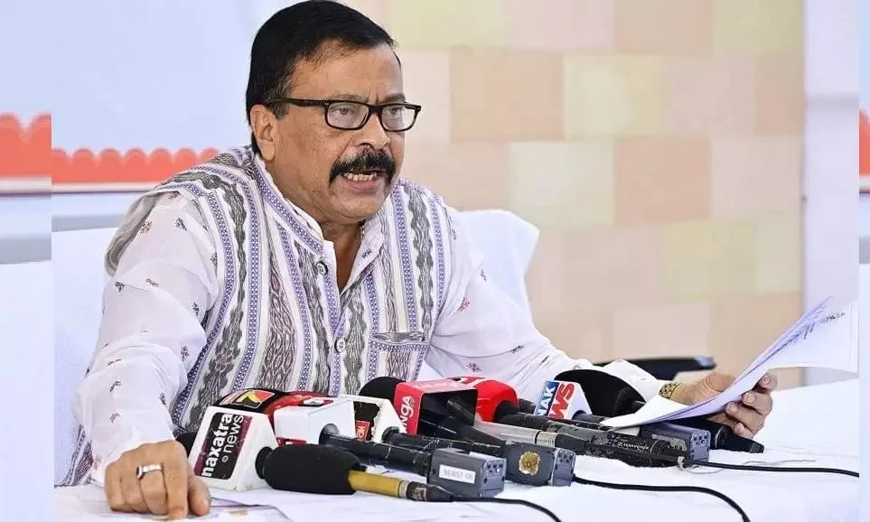 କୋଟିଆ ପ୍ରସଙ୍ଗରେ ନବୀନ ପଟ୍ଟନାୟକଙ୍କ ମୁଖ୍ୟମନ୍ତ୍ରୀଙ୍କୁ ଚିଠିକୁ ନେଇ ସମାଲୋଚନା କଲେ ସୁରେଶ ପୂଜାରୀ